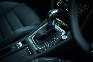 Volkswagen Golf R 5-Door 2017 года  (JP)